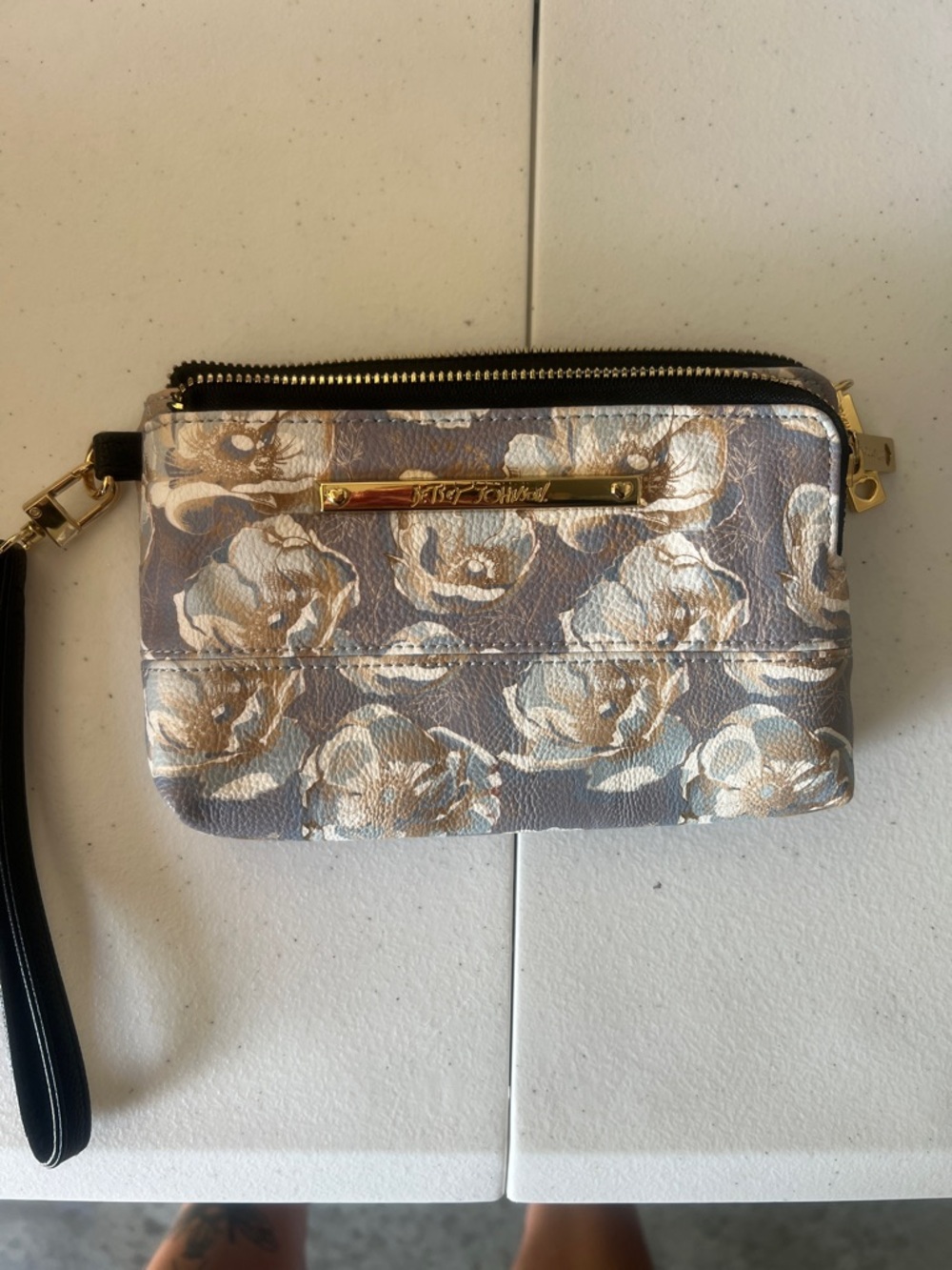 Floral Wristlet Clutch in Gray and Gold - Unknown Brand